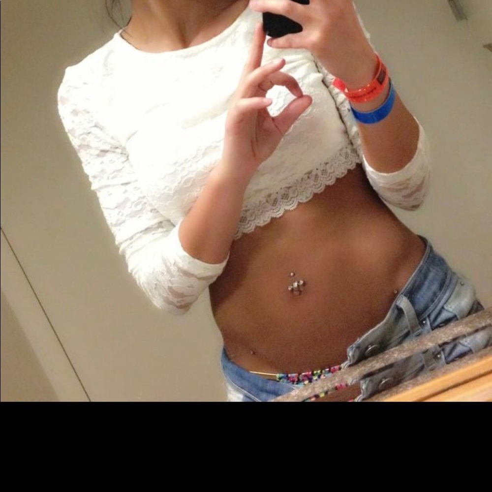 Cream crop top - Picture 3 of 3